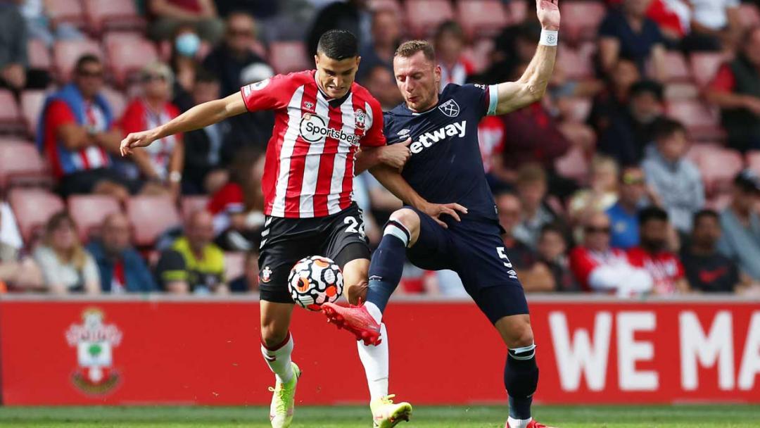 Vladimir Coufal in action at Southampton