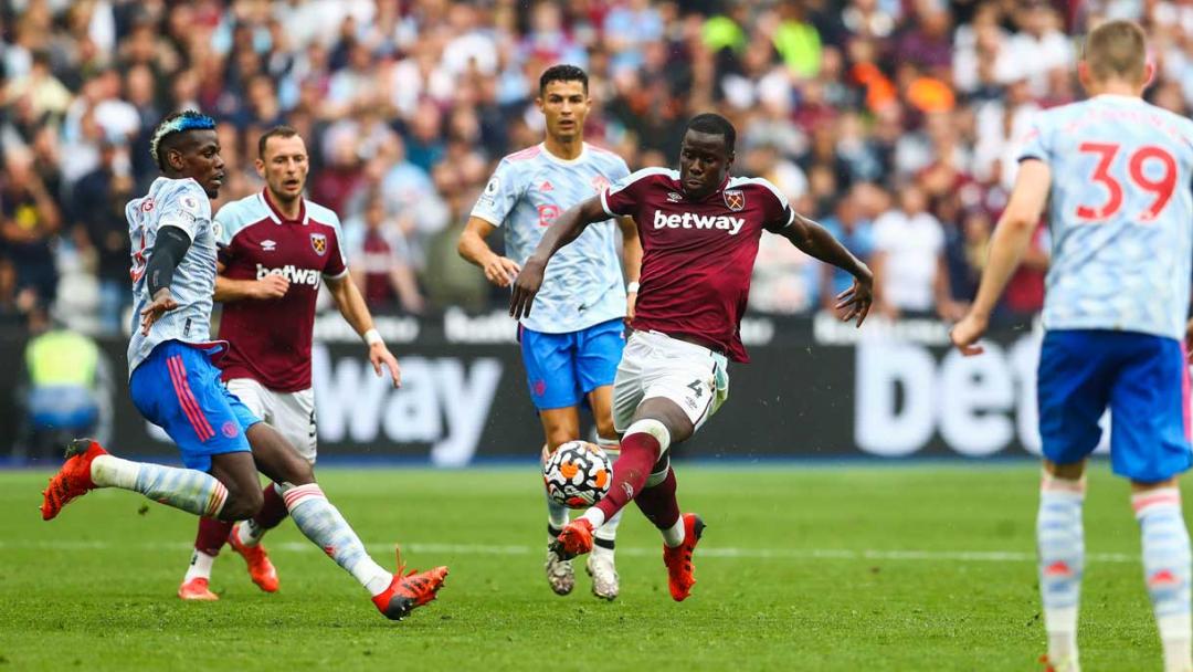 Kurt Zouma challenges Paul Pogba