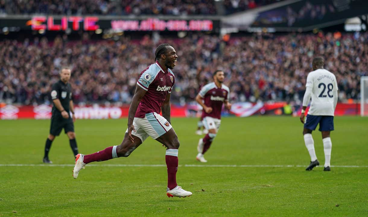 Michail Antonio celebrates his goal against Spurs