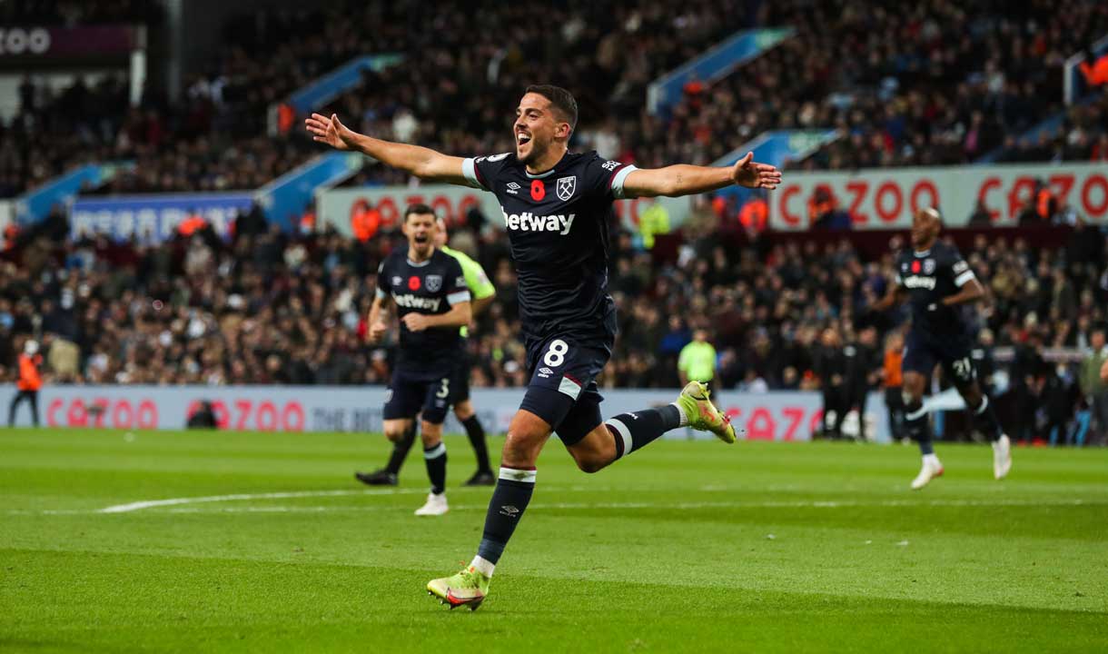 Pablo Fornals celebrates at Aston Villa