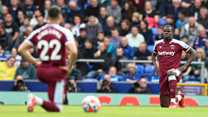 Kurt Zouma takes the knee