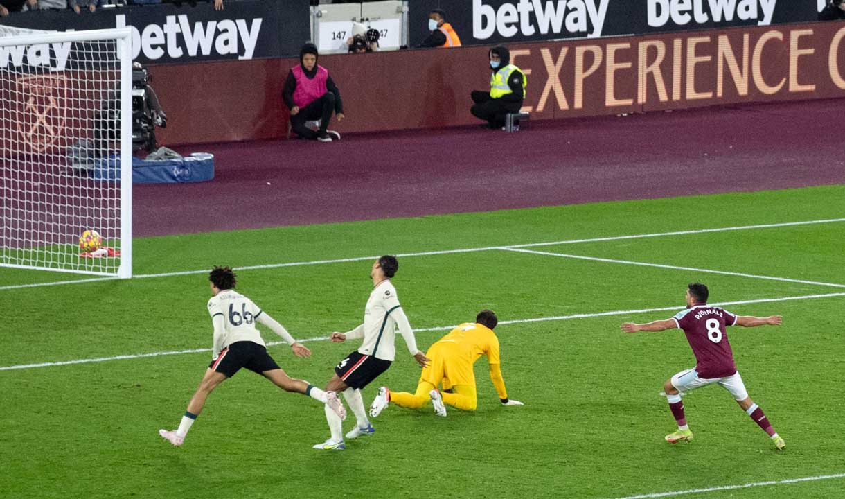 Pablo Fornals scores against Liverpool