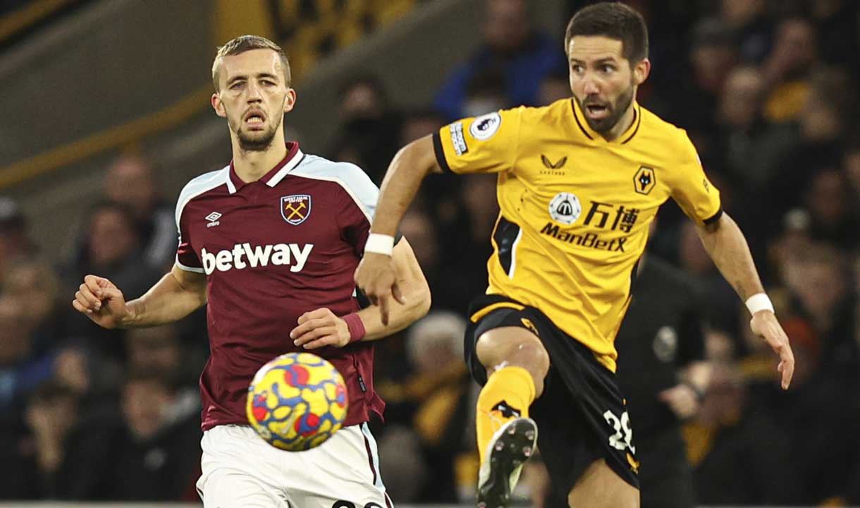 Tomáš Souček in action against Wolves