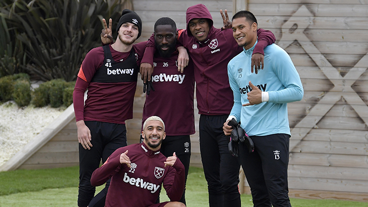 West Ham players show their team spirit