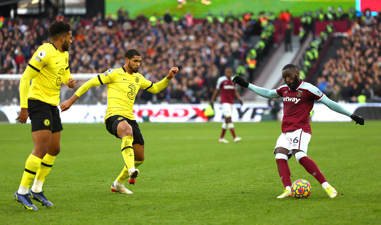 Arthur Masuaku scores against Chelsea