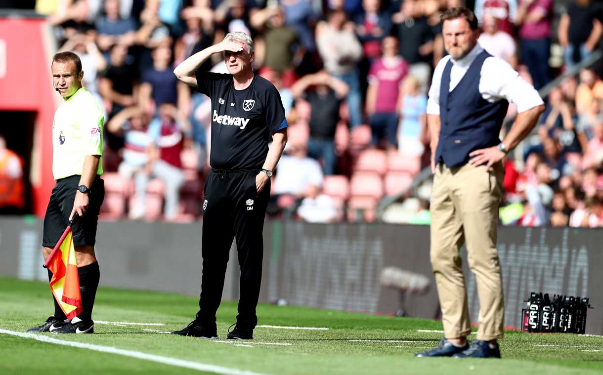 David Moyes on the touchline in the Hammers' 0-0 draw at Southampton earlier this season