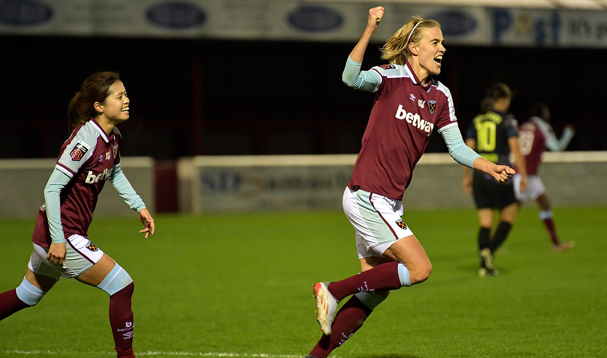 Dagny celebrates scoring