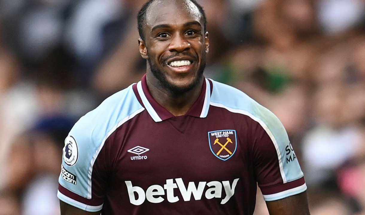 West Ham United extends Michail Antonio contract