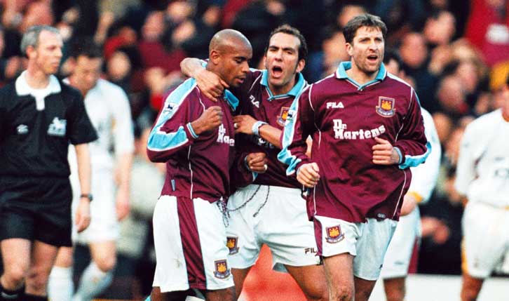 Paolo Di Canio celebrates with Trevor Sinclair