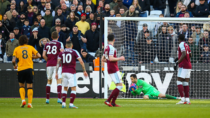 Fabianski makes a save against Wolves