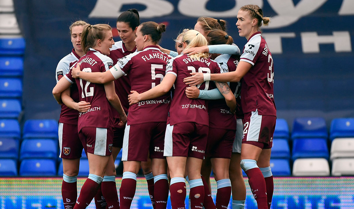 Women's team celebrate Adriana Leon's goal!