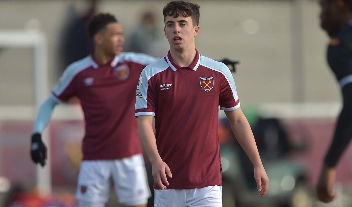 Archie Woods in action for West Ham United U23s in February 2022