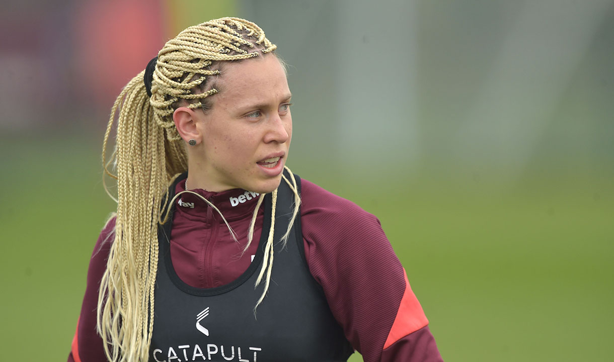 Katerina Svitkova in training with West Ham Women