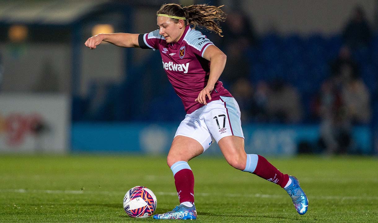 Mel Filis in action for West ham United Women