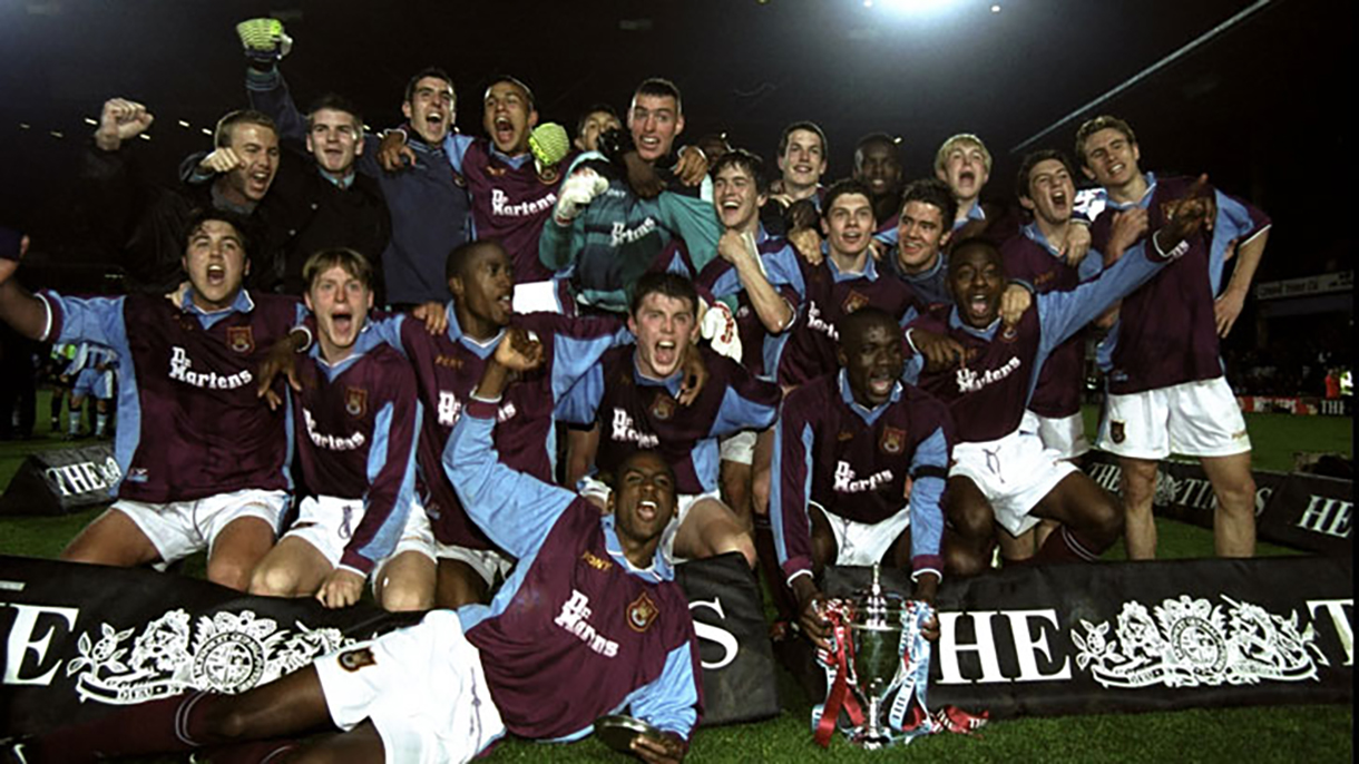 The 1999 Youth Cup-winning squad, including Riddle (far right)