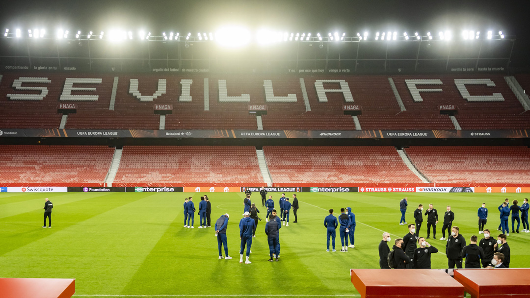 West Ham take in the Ramon Sanchez Pizjuan Stadium in Seville