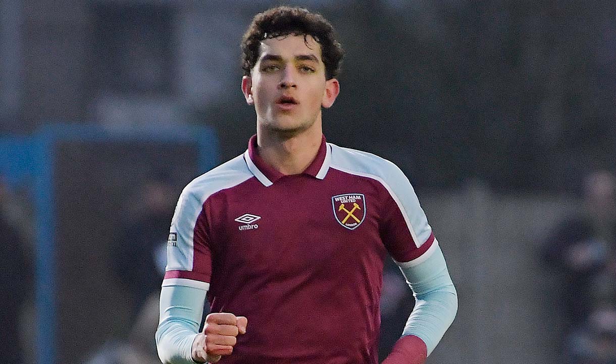 Sonny Perkins in action for West Ham United U23s