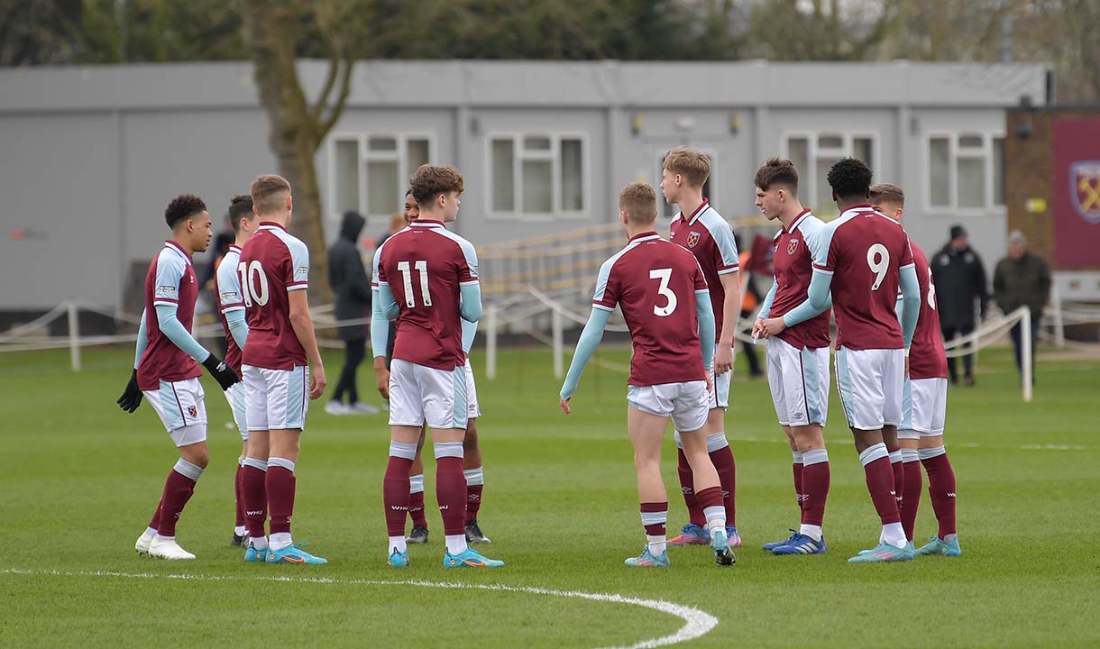 West ham United U18s prepare for kick-off