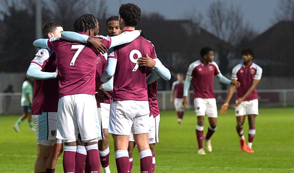 West Ham United U23s celebrate a goal vs Leicester City