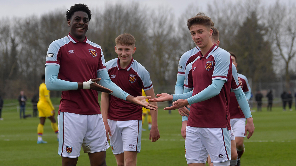 West Ham U18s celebrate