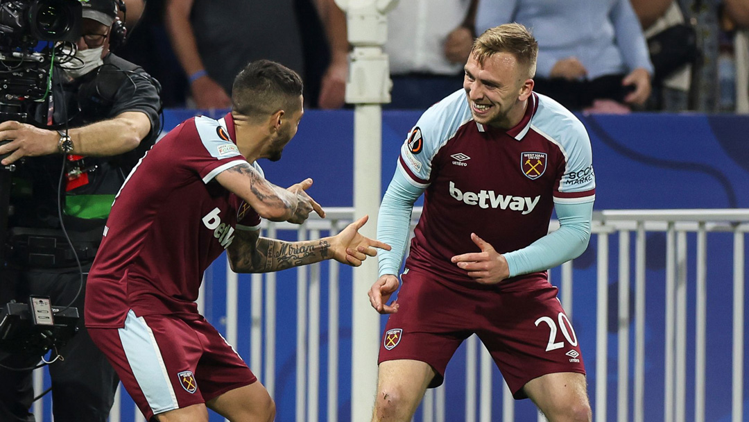 Bowen and Lanzini celebrate in Lyon