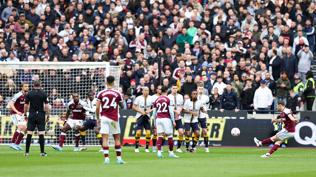 Aaron Cresswell scores against Everton