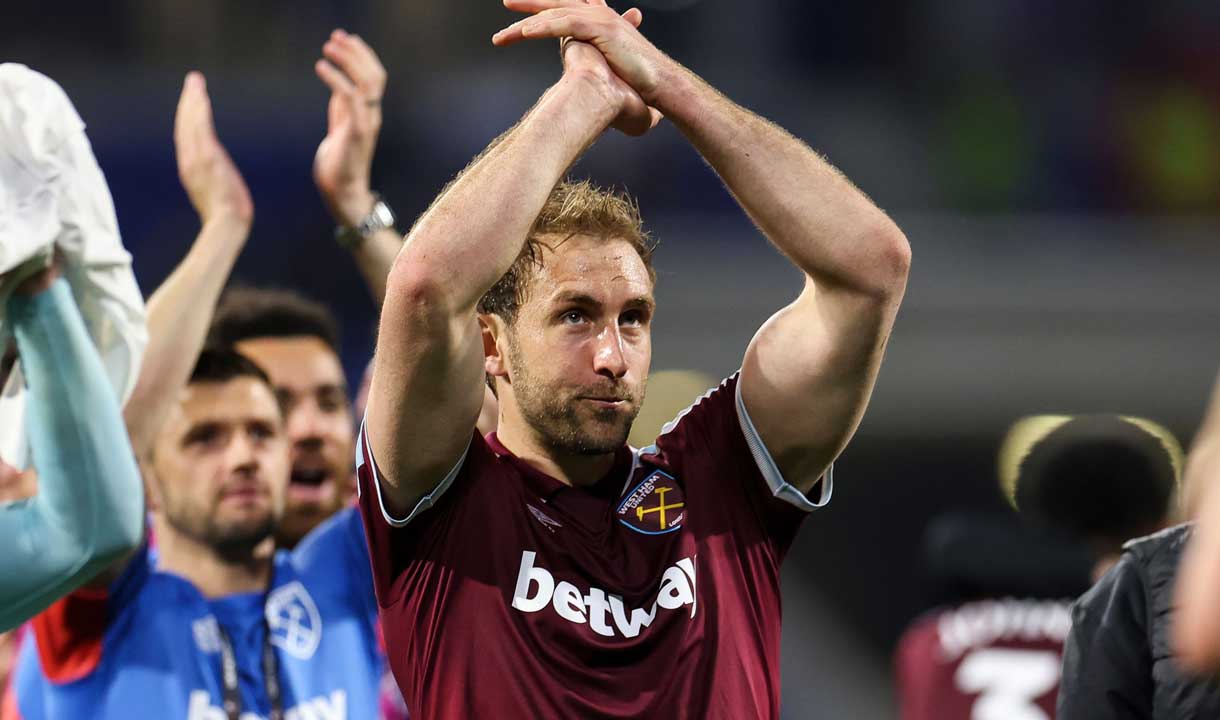 Craig Dawson applauds the Hammers fans at full-time