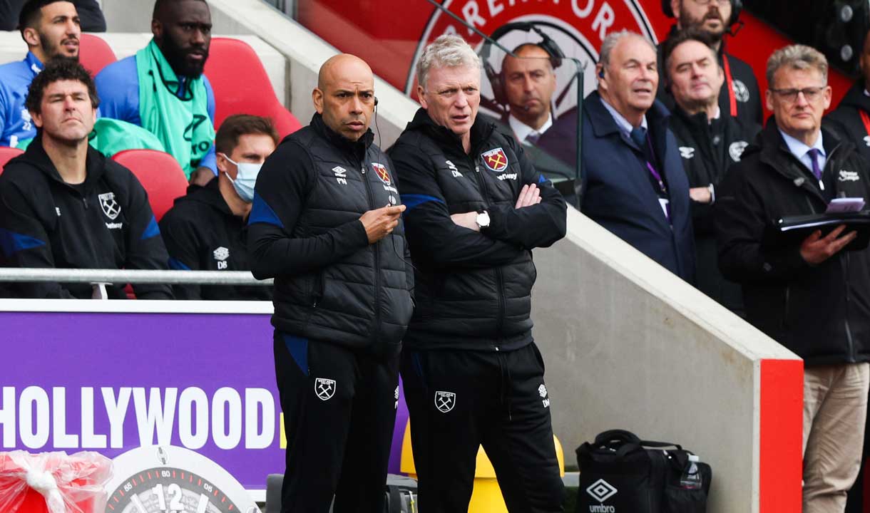 David Moyes on the touchline at Brentford