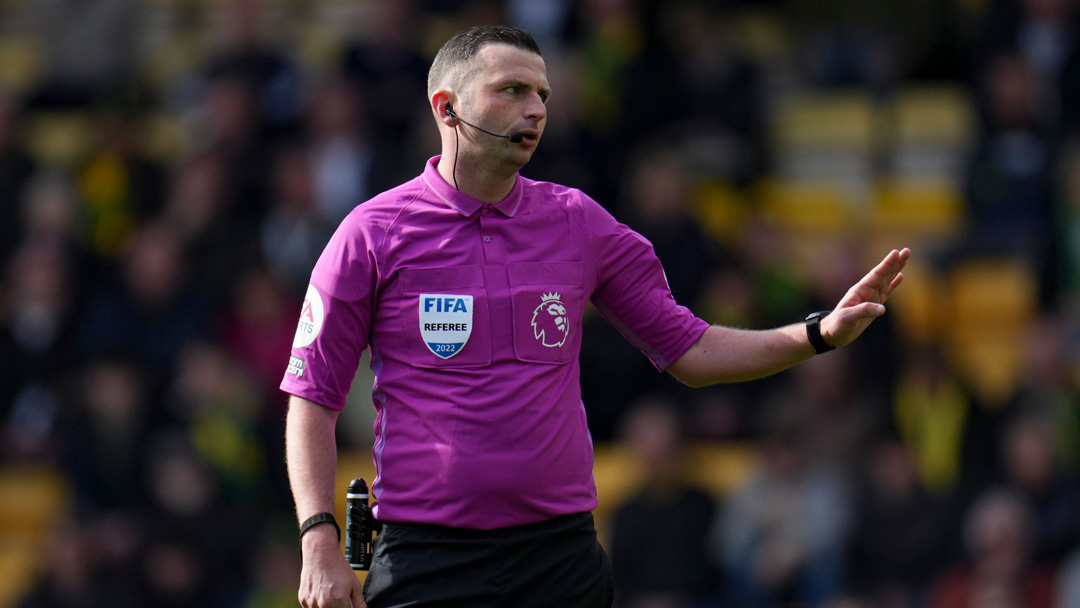 Referee Michael Oliver