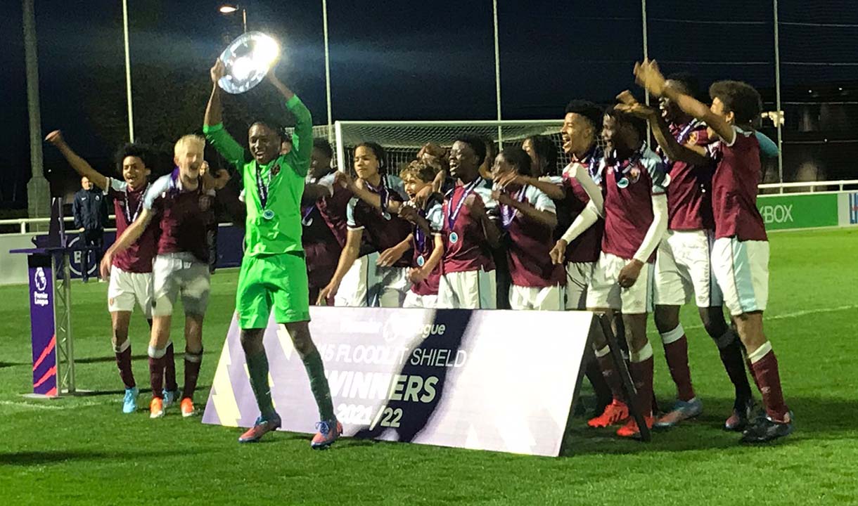 West Ham United U15s win the 2021/22 Floodlit Shield
