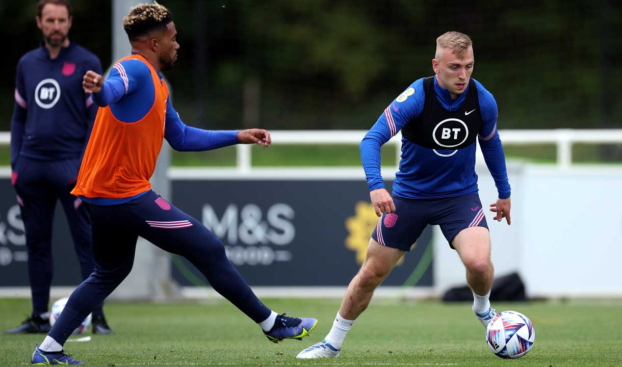 Jarrod Bowen twins with England