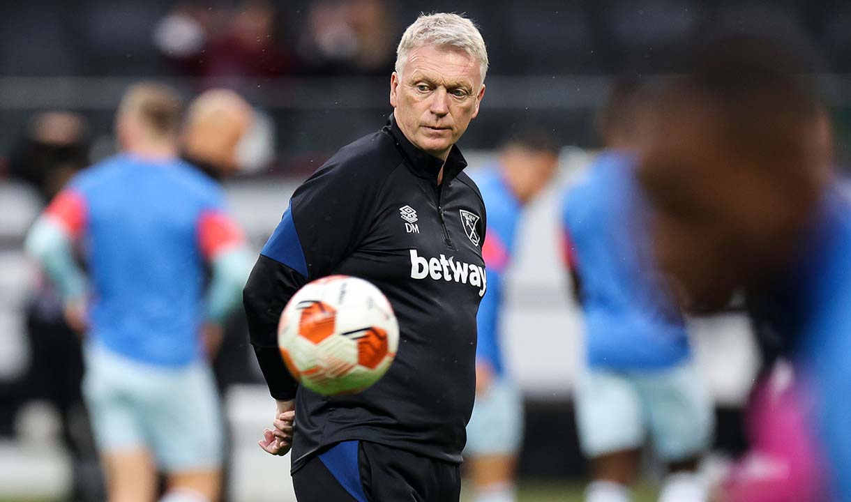 David Moyes watches on during the warm-up