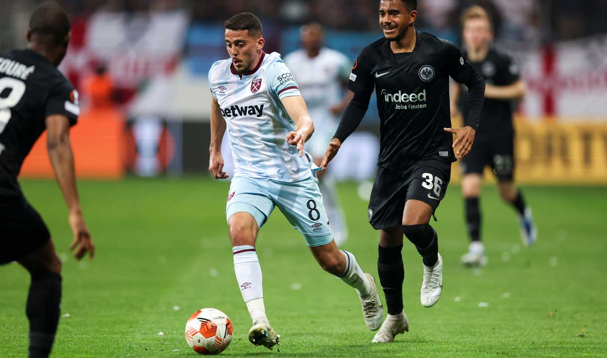 Pablo Fornals in action against Eintracht Frankfurt