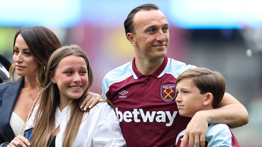 Mark Noble with his family