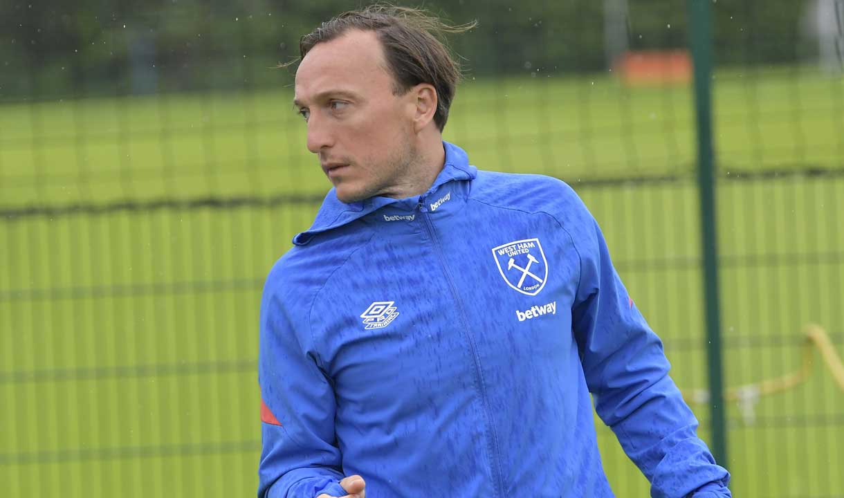 Mark Noble trains