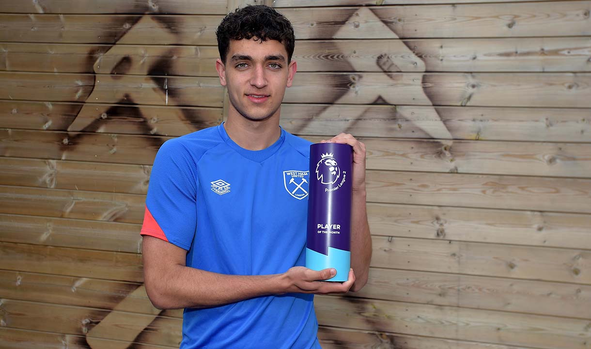Sonny Perkins with the Premier 2 Player of the Month award