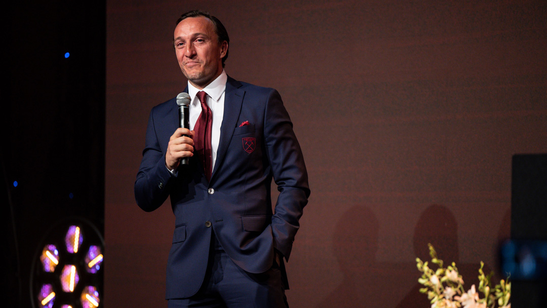 Mark Noble making his Player Awards speech