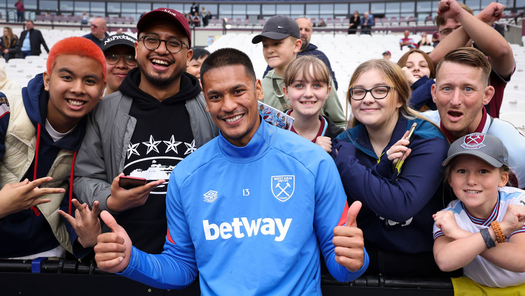 Alphonse Areola with supporters