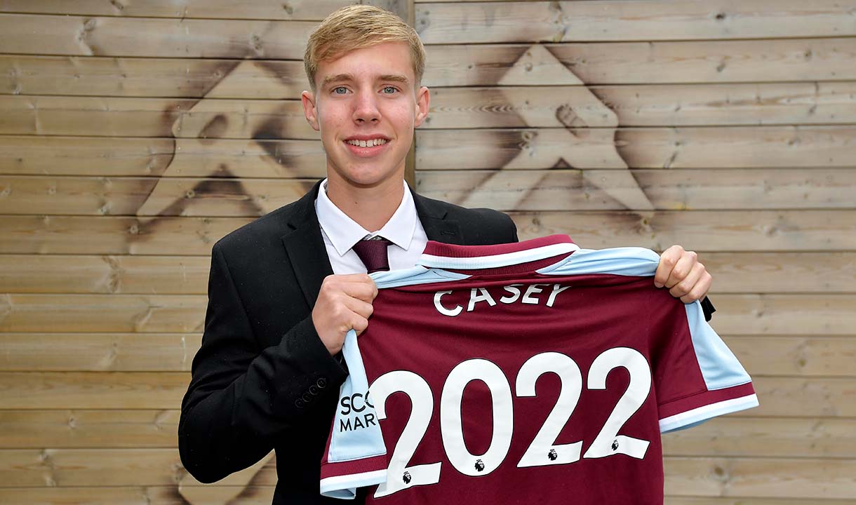 Kaelen Casey signs pro terms with West Ham United