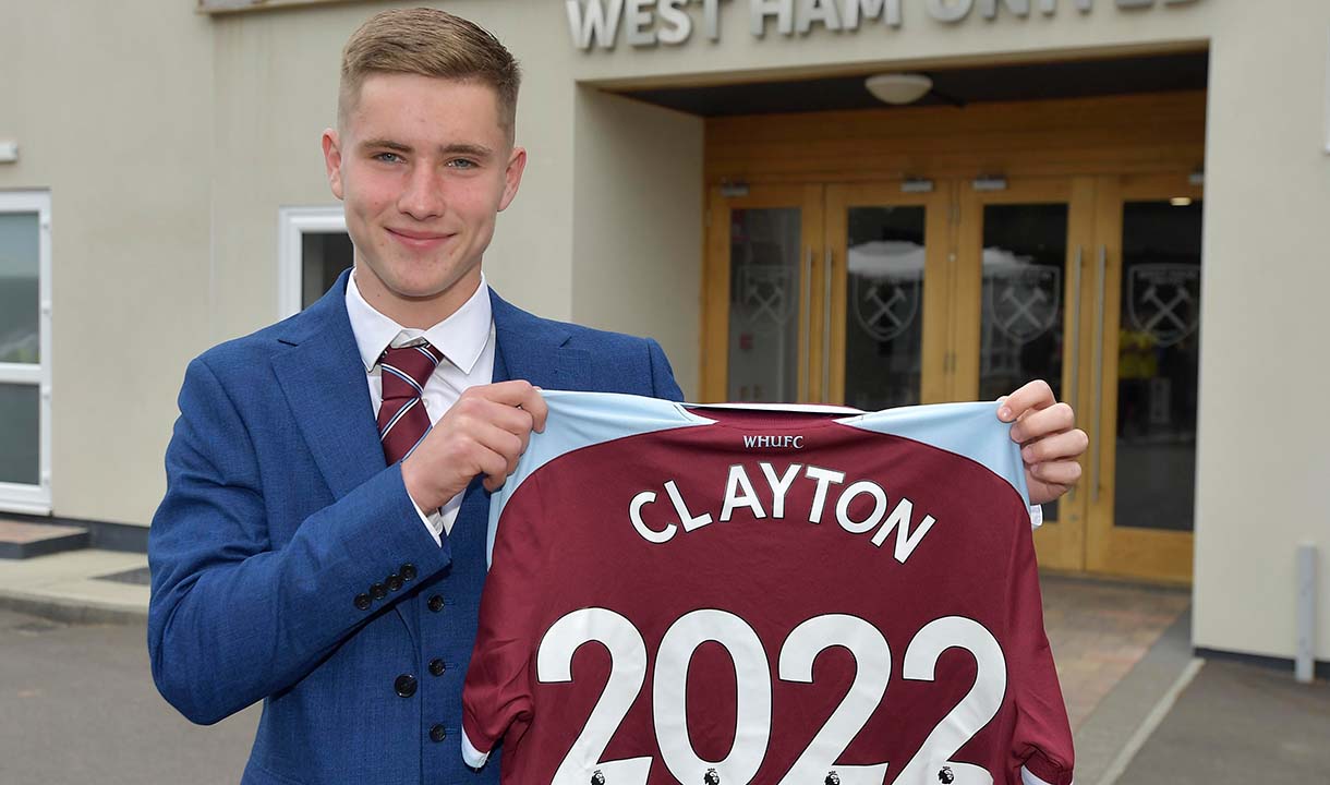 Regan Clayton signs for West Ham United
