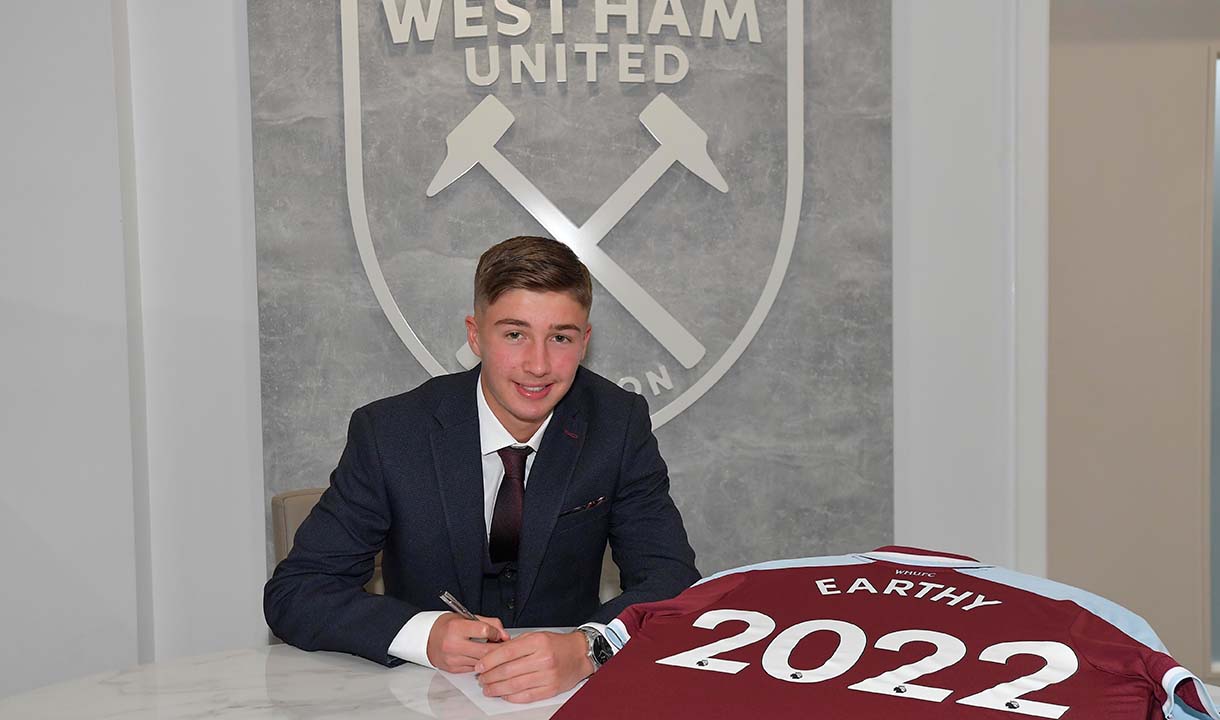 George Earthy signs pro terms with West Ham