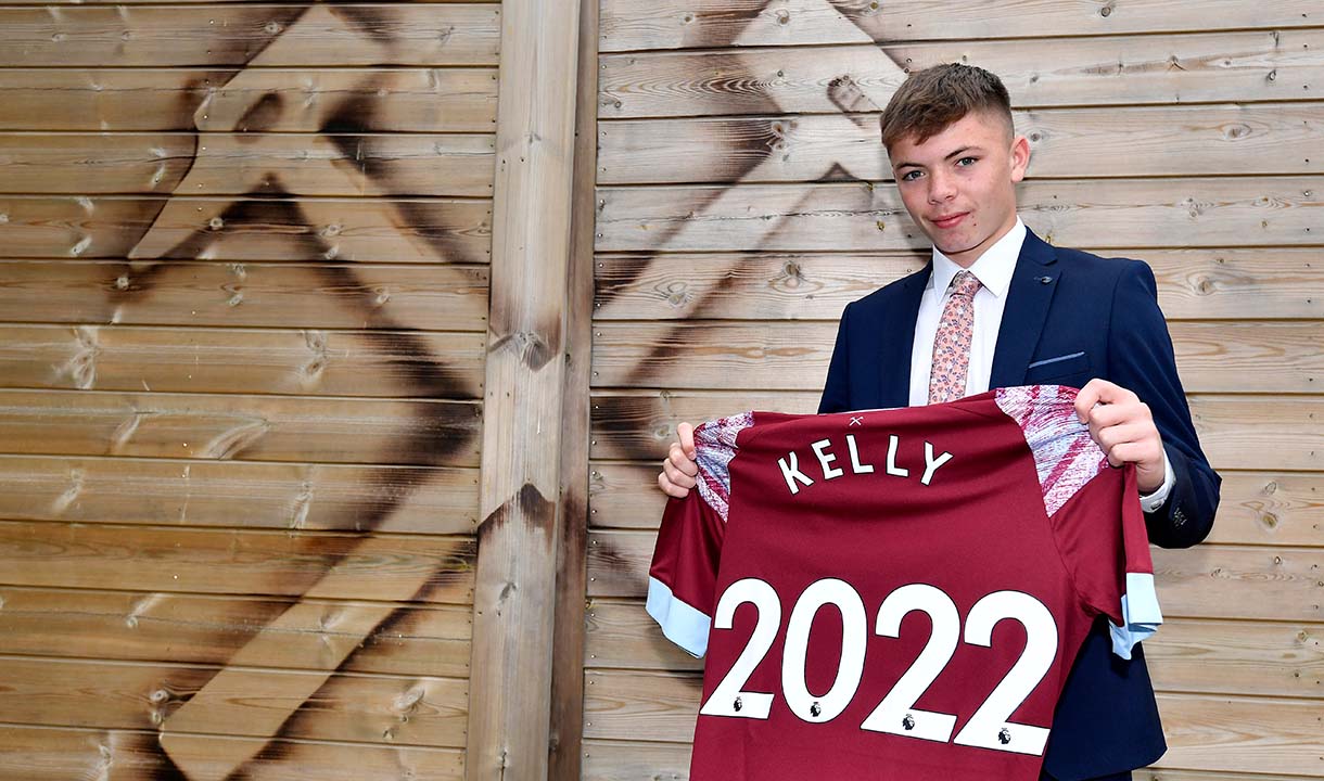 Patrick Kelly signs for West Ham United