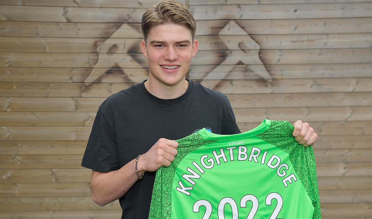 Jacob Knightbridge signs with West Ham United