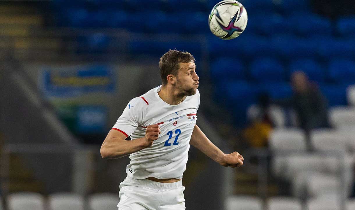 Tomáš Souček heads the ball for Czech Republic