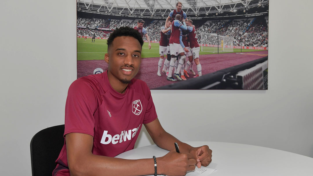 Nathan Trott signs a contract extension