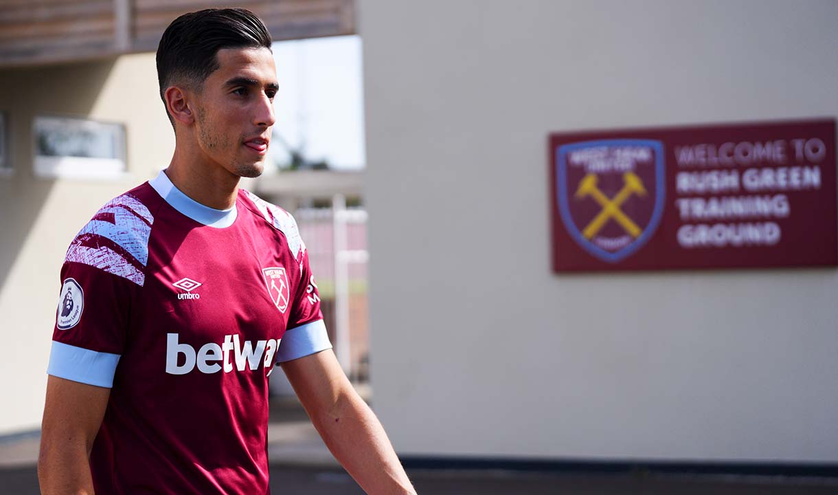 Nayef Aguerd in West Ham United kit