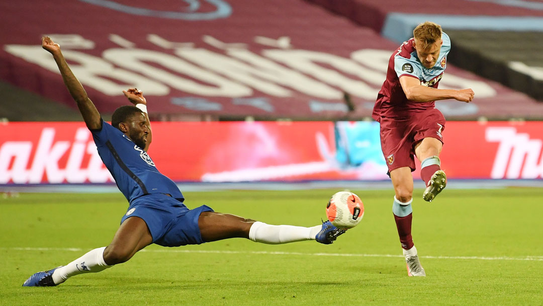 Andriy Yarmolenko scores a late winner against Chelsea in July 2020