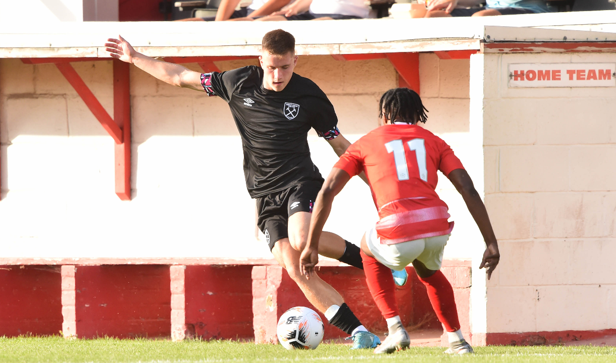 Regan Clayton in action for West Ham U21s versus Ebbsfleet