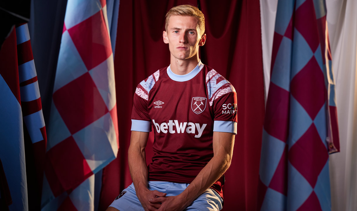 West Ham United sign midfielder Flynn Downes