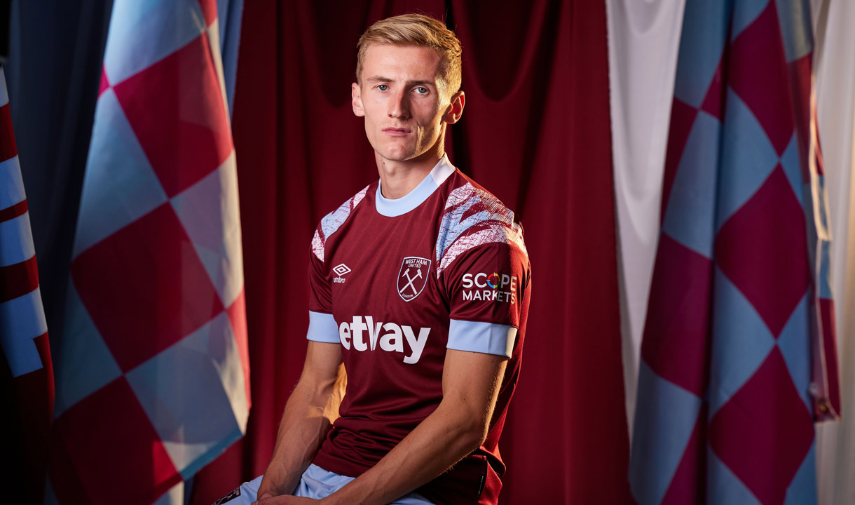 West Ham United sign midfielder Flynn Downes